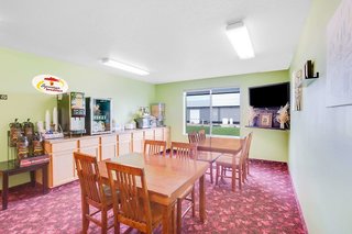super 8 by wyndham jackson mn