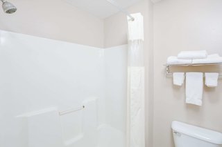super 8 by wyndham jackson mn
