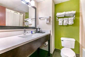 sleep inn and suites near sports world blvd