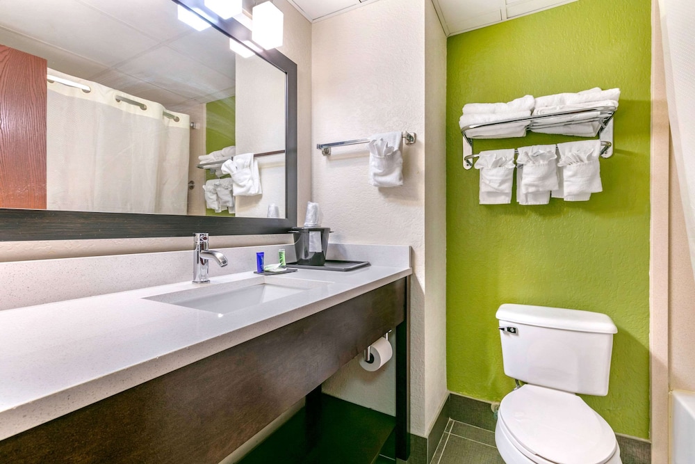 sleep inn and suites near sports world blvd