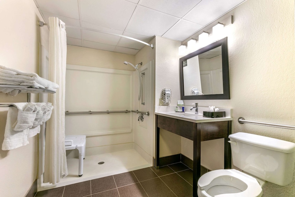 sleep inn and suites near sports world blvd