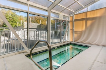 sleep inn and suites near sports world blvd