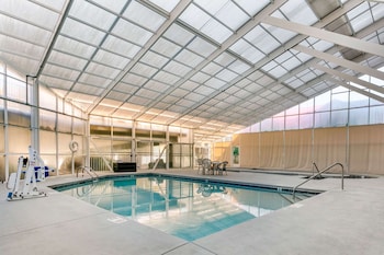 sleep inn and suites near sports world blvd