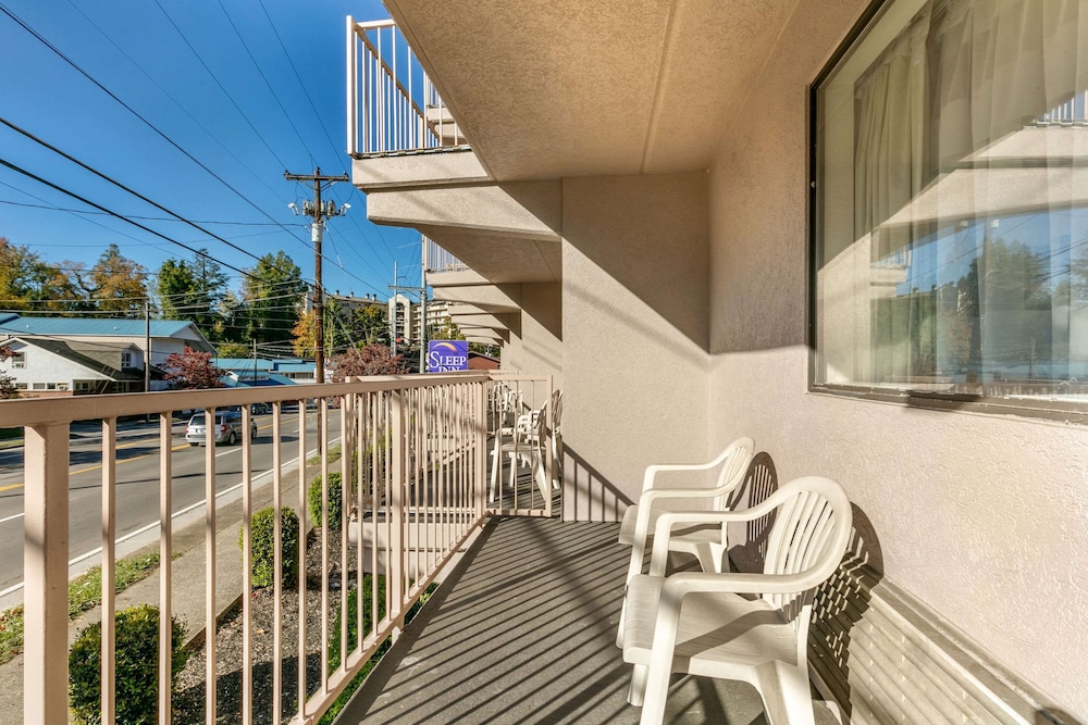 sleep inn and suites near sports world blvd