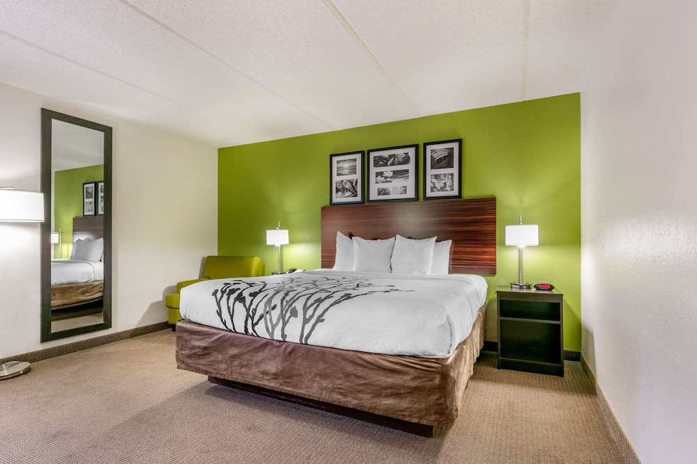 sleep inn and suites near sports world blvd