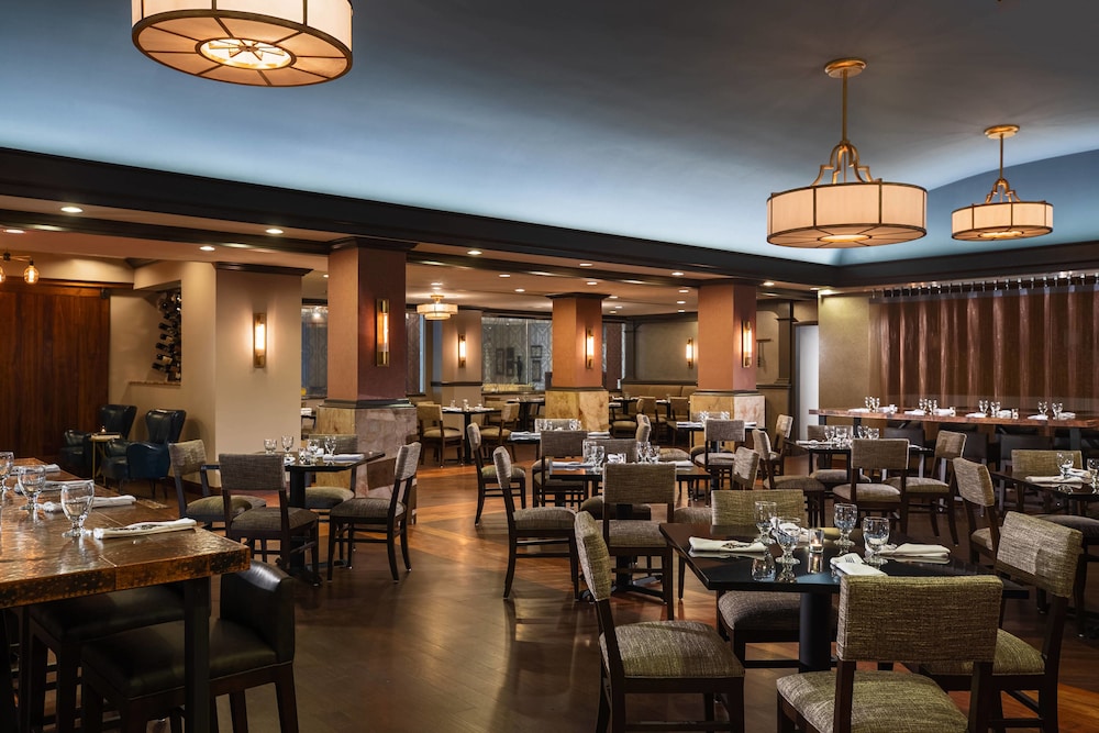 renaissance des moines savery hotel