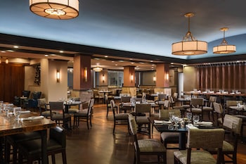 renaissance des moines savery hotel