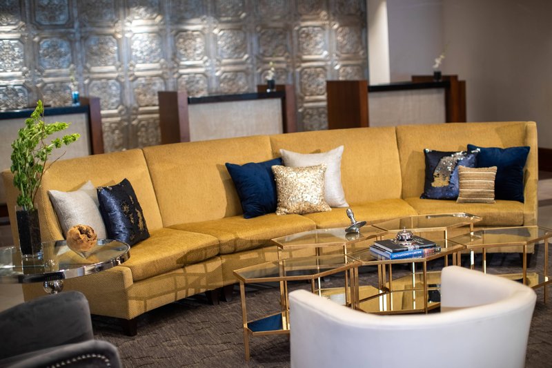 renaissance des moines savery hotel