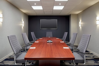 fairfield inn and suites by marriott montreal airport