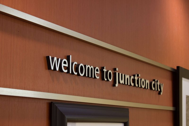 hampton inn junction city