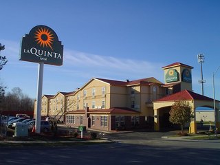 La Quinta Inn & Suites By Wyndham Kansas City Airport,Kansas City>>Jackson County,3 star