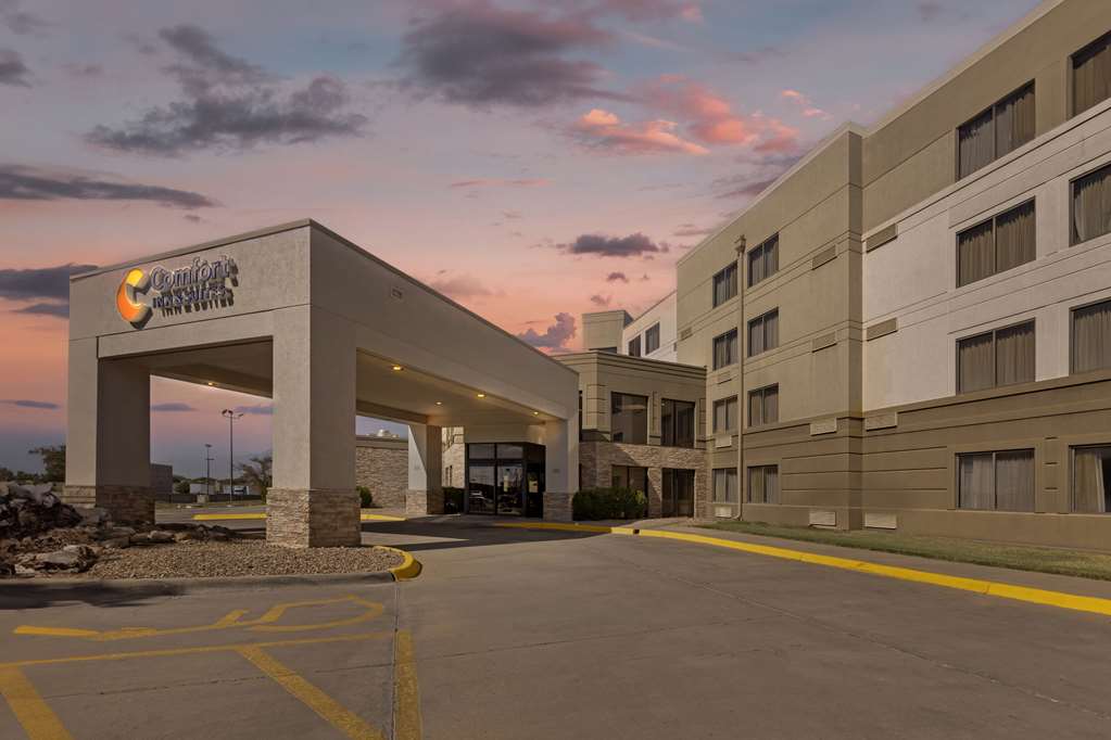 comfort inn and suites