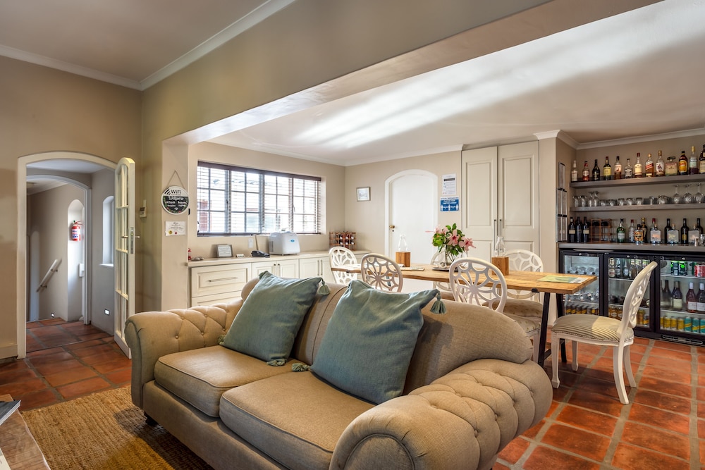 whale rock luxury lodge
