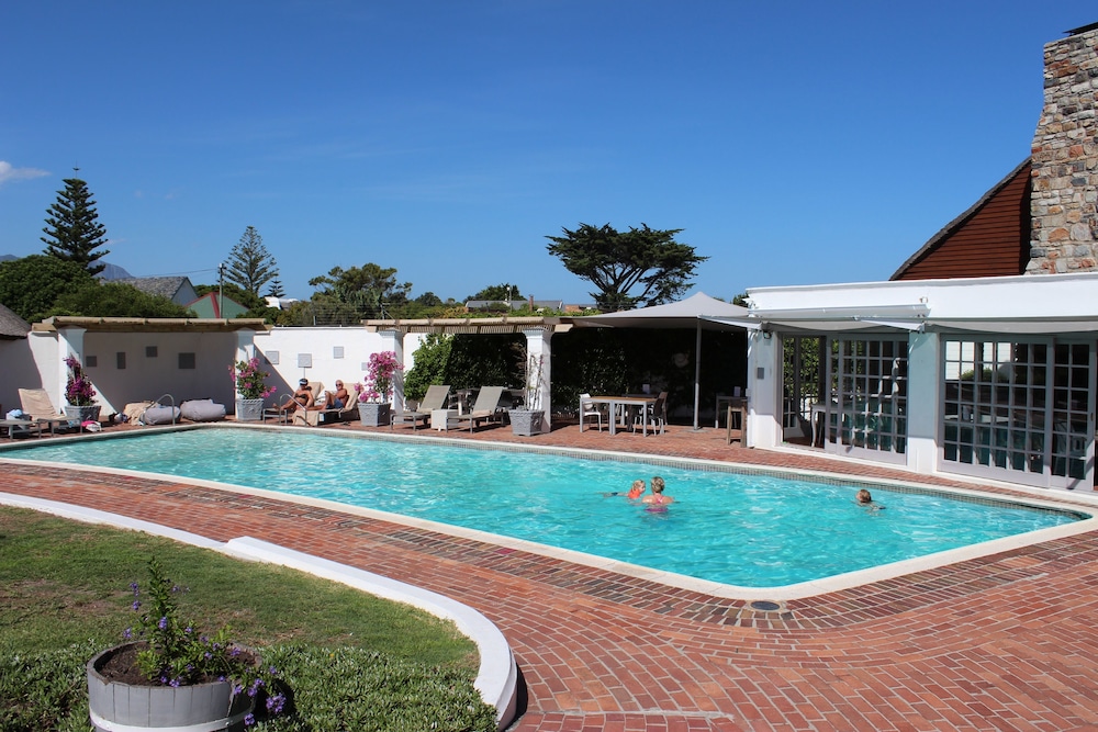 whale rock luxury lodge