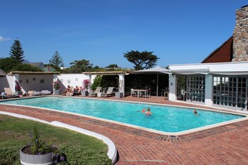 Whale Rock Luxury Lodge,Hermanus>>Cape Town,4 star