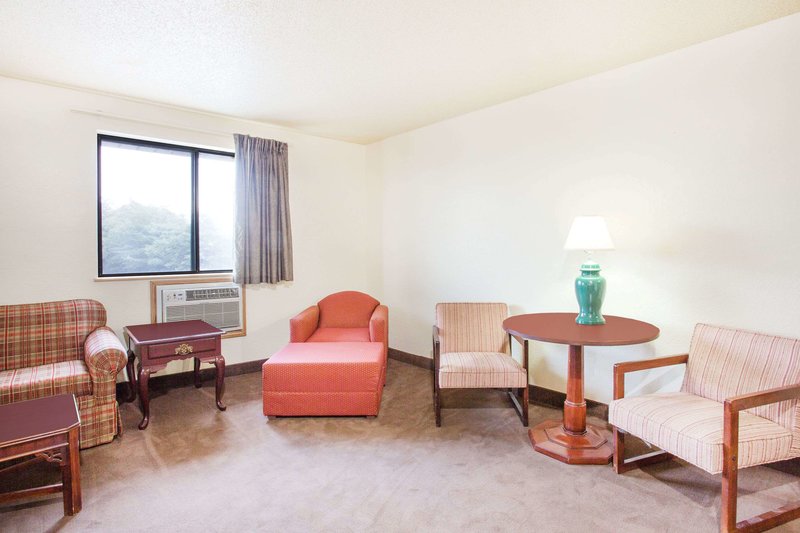 super 8 by wyndham lexington va