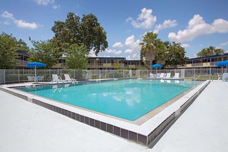 Developer Inn Maingate, A Baymont By Wyndham,2930 Polynesian Isle Blvd,3 star