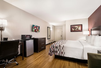 red roof inn and suites knoxville east