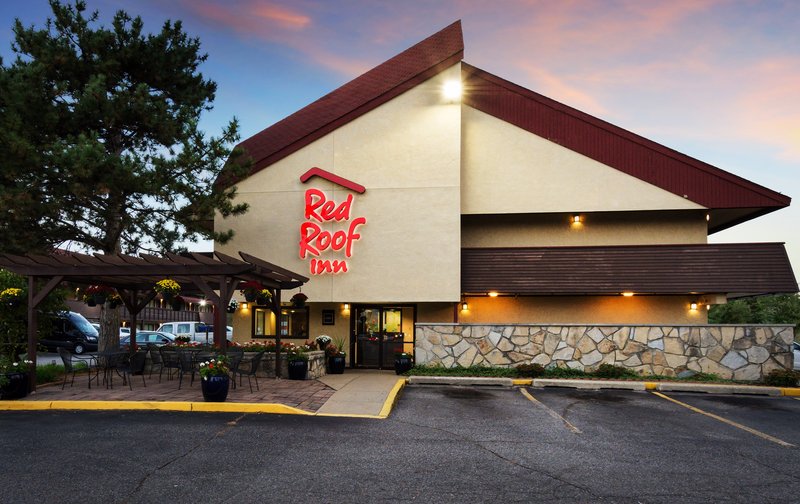 red roof inn grand rapids airport