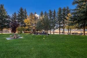 The Inn At Tomichi Village,Gunnison>>Colorado,3 star