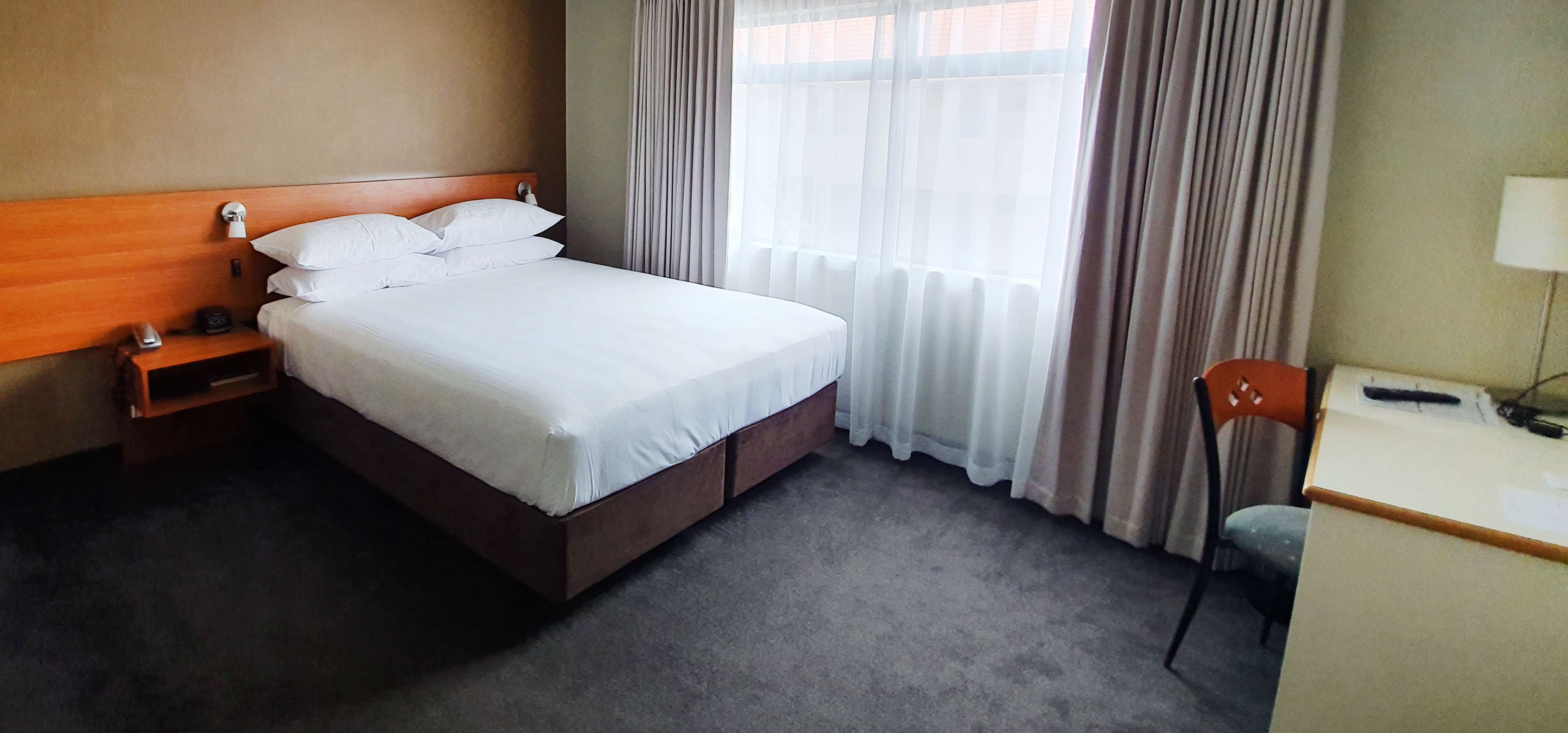 jetpark hotel hamilton airport