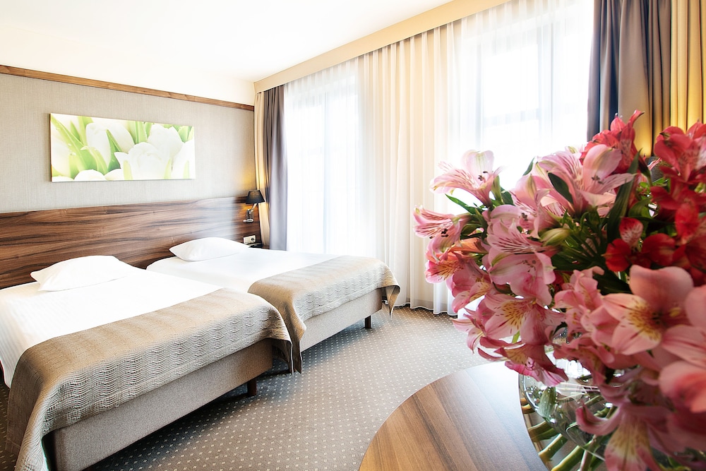 golden tulip krakow city center