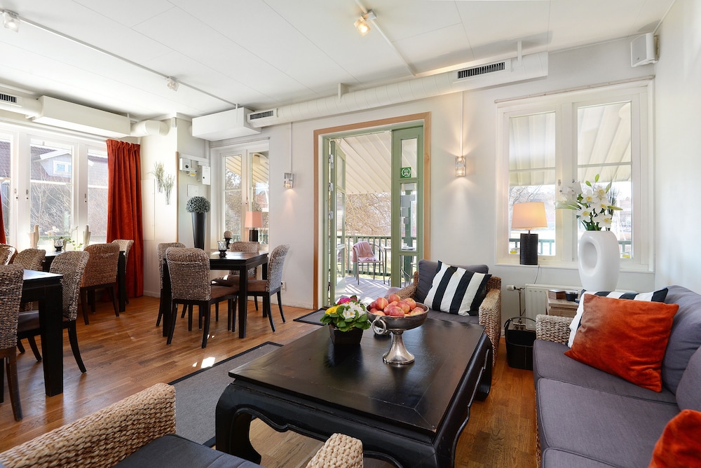 maudes hotel enskede stockholm