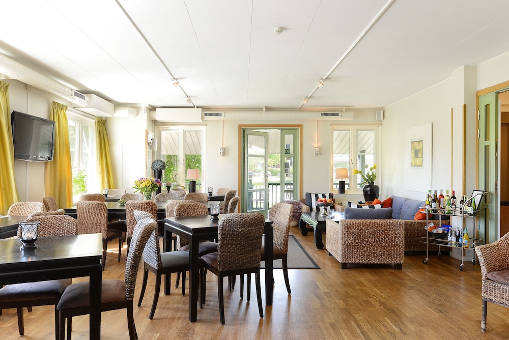 maudes hotel enskede stockholm