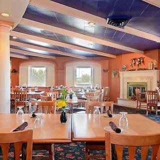 magnuson grand pioneer inn and suites
