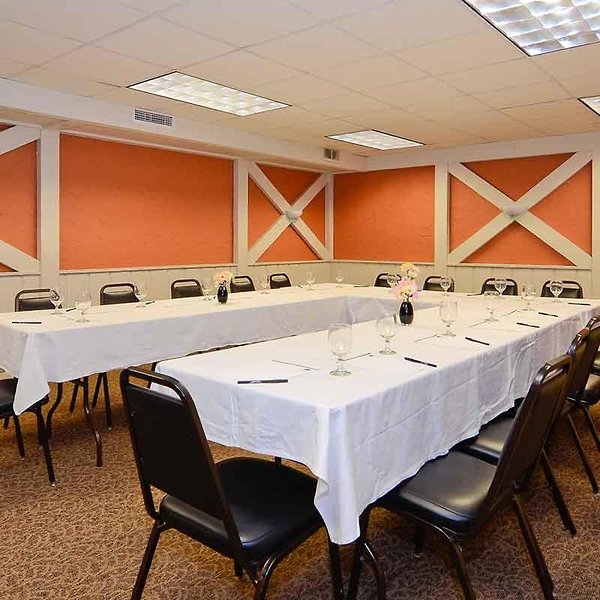 magnuson grand pioneer inn and suites