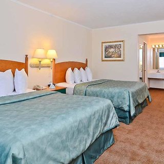 magnuson grand pioneer inn and suites
