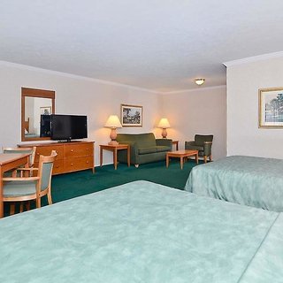 magnuson grand pioneer inn and suites