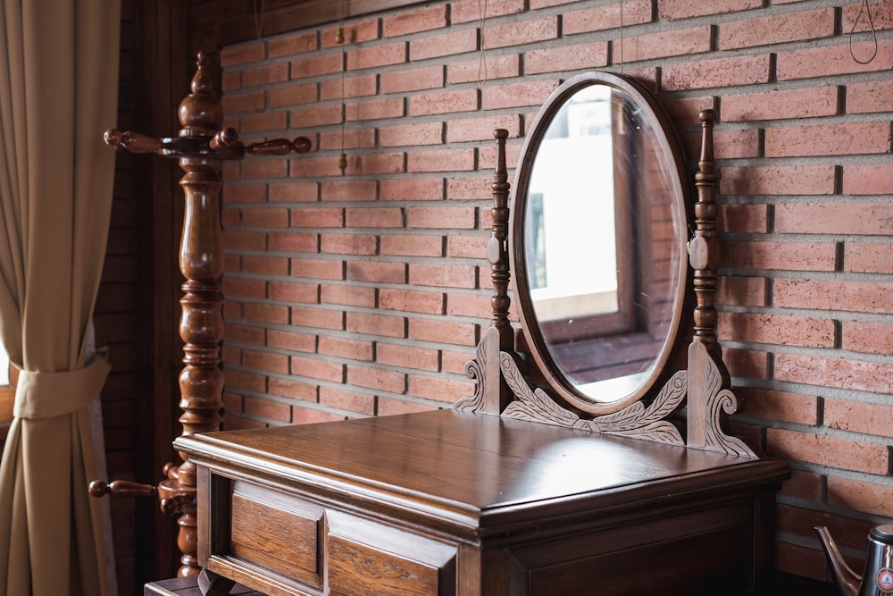 feung nakorn balcony rooms and cafe