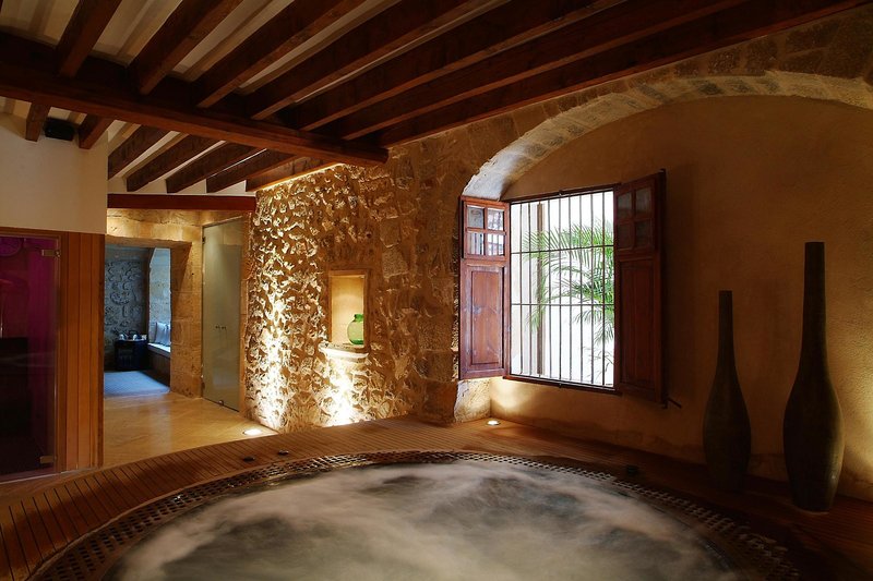 cas comte suites and spa adults only