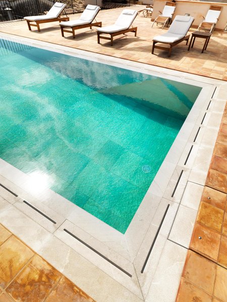 cas comte suites and spa adults only