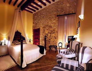 cas comte suites and spa adults only