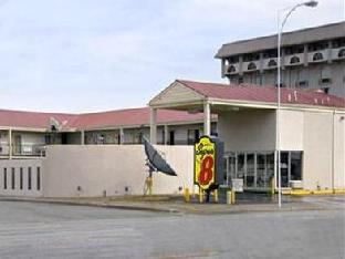 Super 8 By Wyndham Lubbock Civic Center North,Texas>>Lubbock,2 star