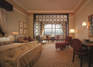 Shangri-La Hangzhou,78 Beishan Road,5 star