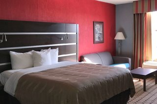 Quality Inn,In Houston (North Shore),3 star