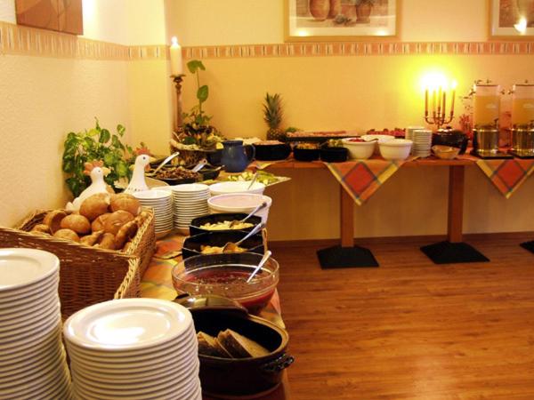 center hotel drive inn