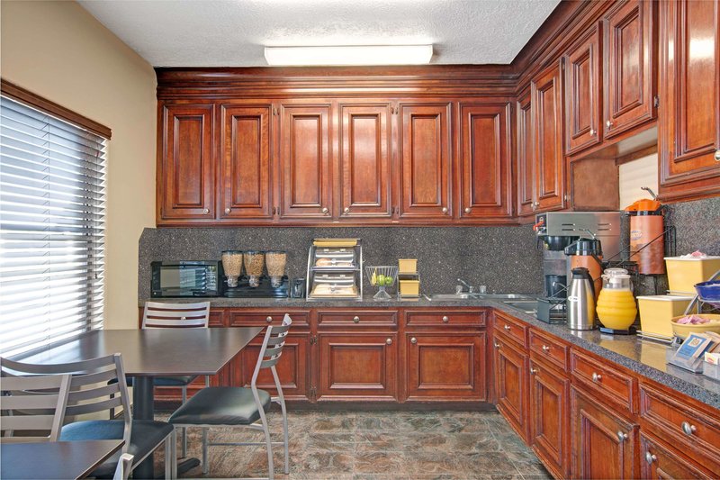 days inn and suites by wyndham houston north spring