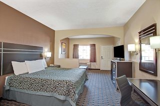 days inn and suites by wyndham houston north spring