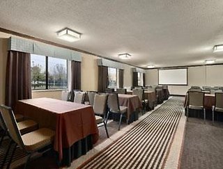 Ramada By Wyndham Houston Intercontinental Airport South,George Bush Intercontinental Airport>>Downtown Houston,3 star