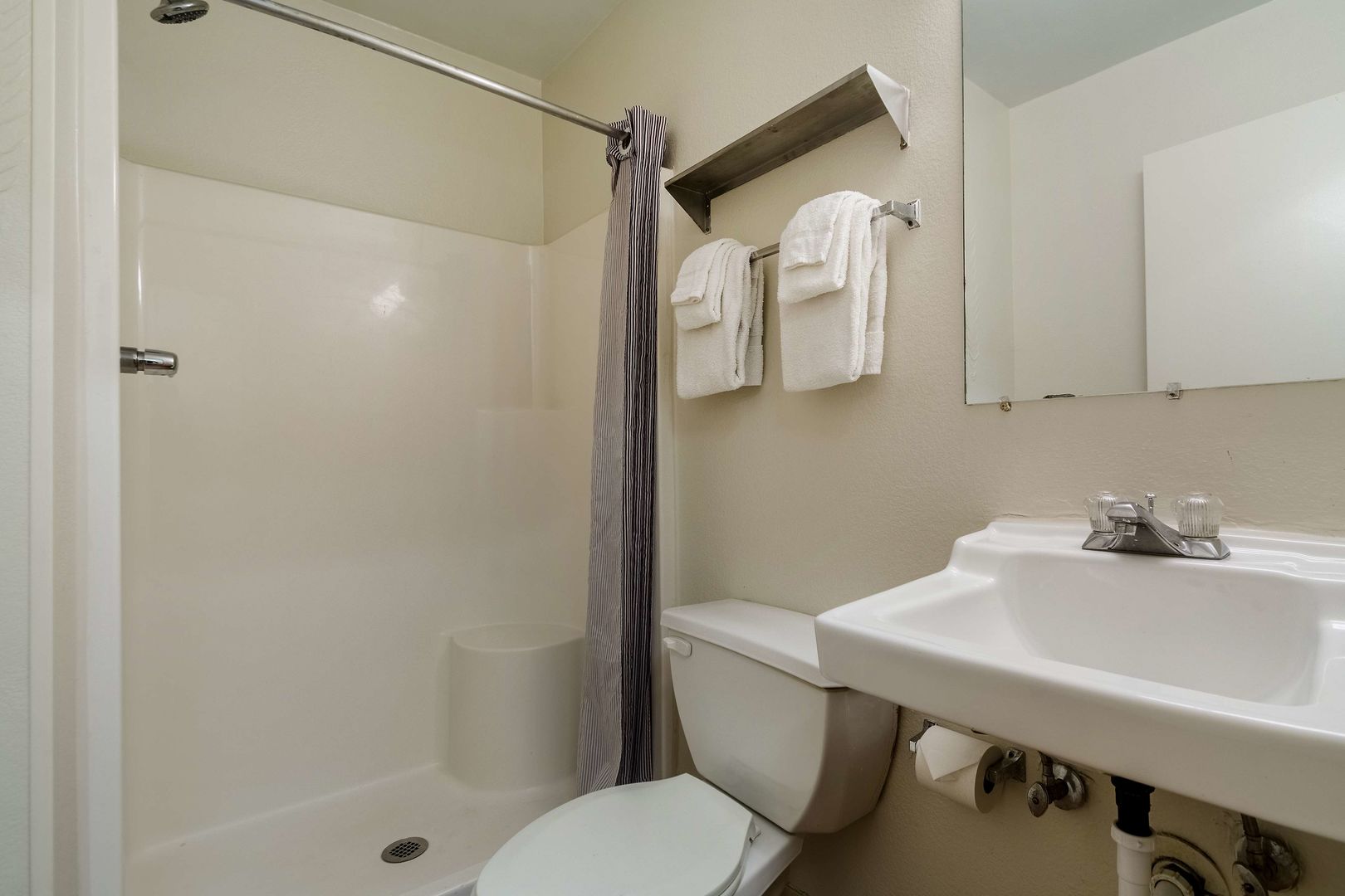 hometowne studios by red roof denver lakewood west