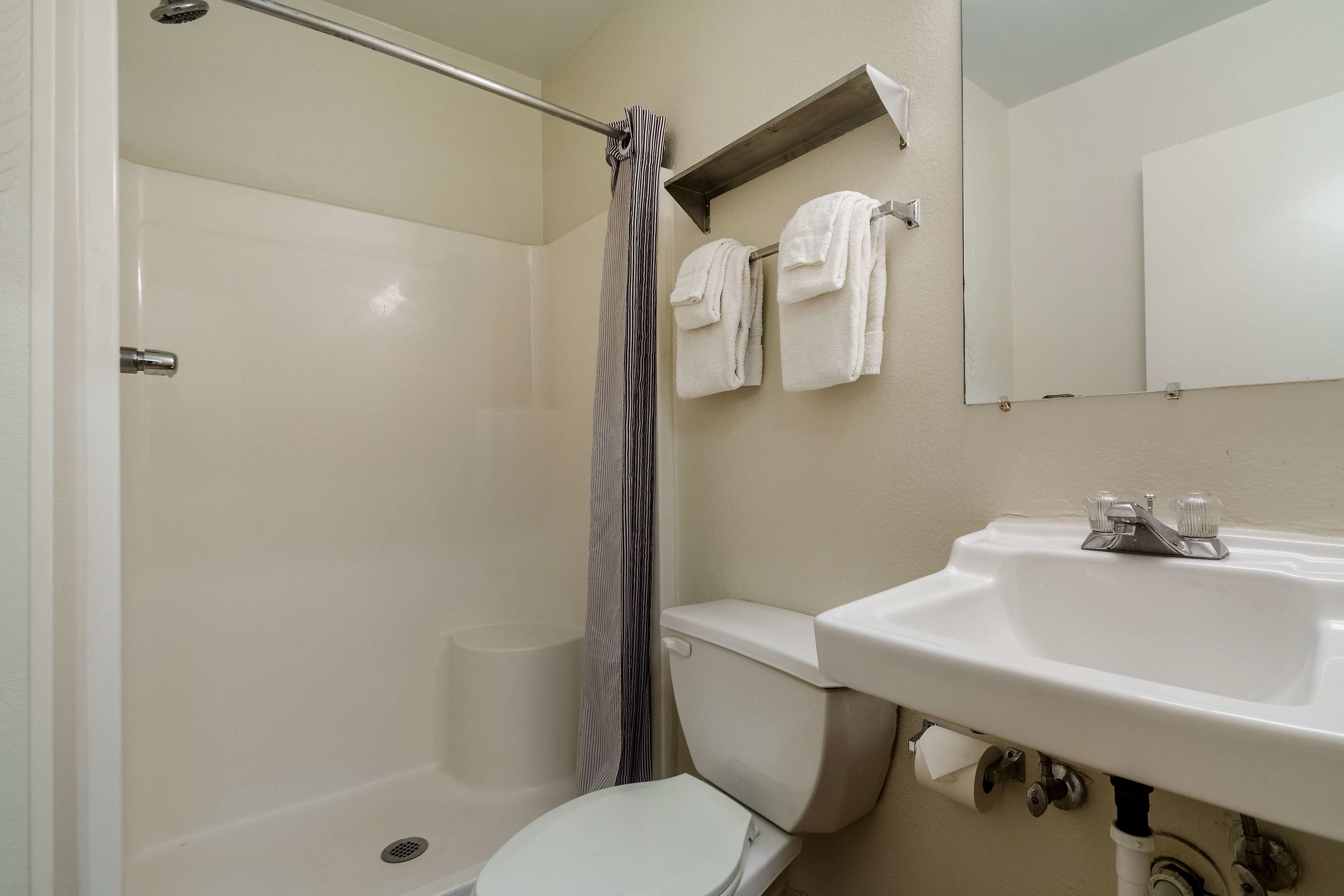 hometowne studios by red roof denver lakewood west