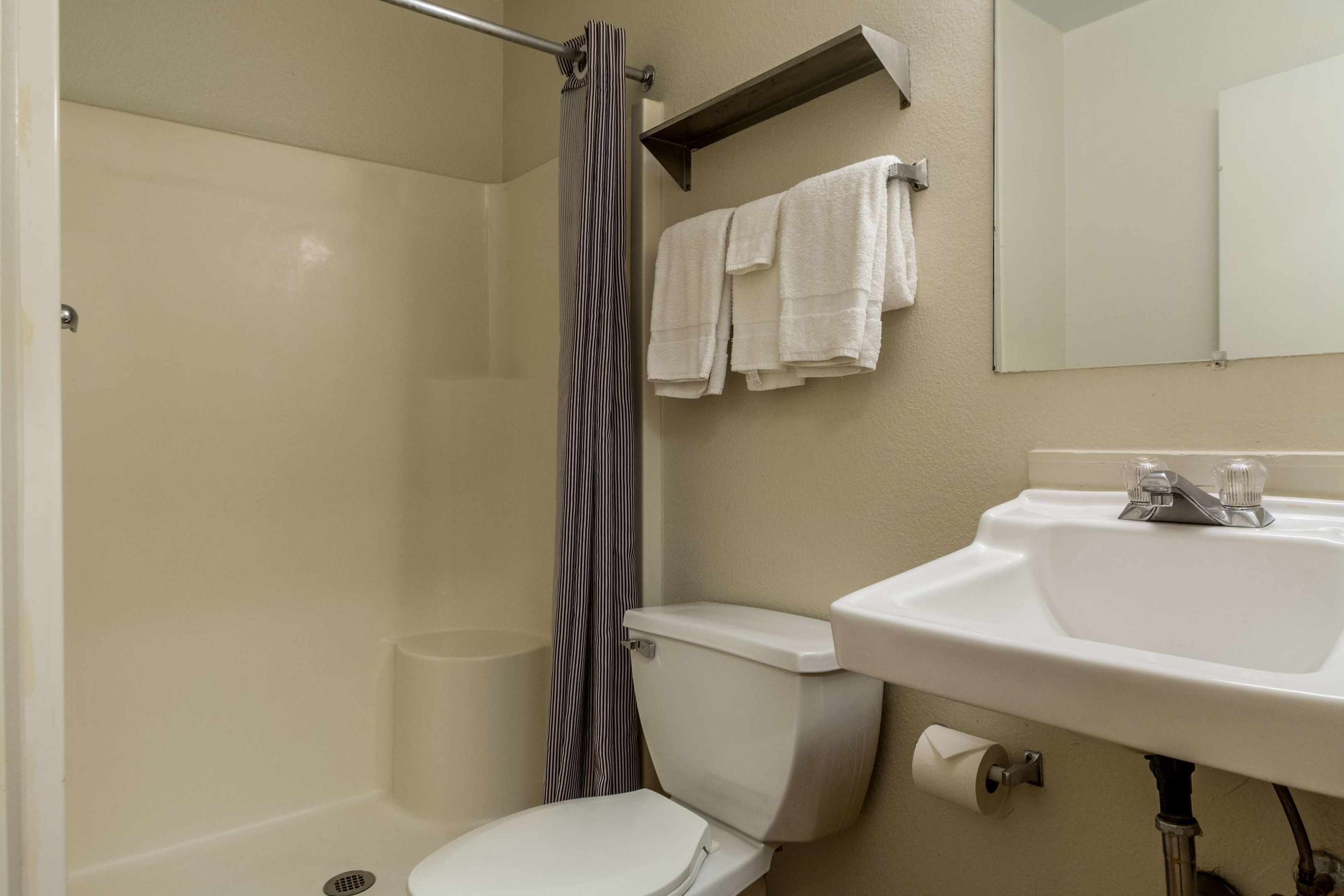 hometowne studios by red roof denver lakewood west