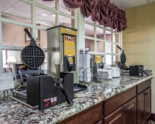 Quality Inn & Suites,Near Lexington Golf Club,3 star