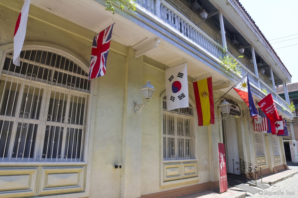 white knight hotel intramuros