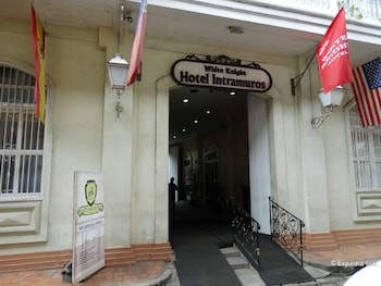 white knight hotel intramuros