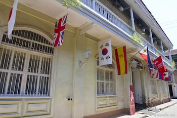 white knight hotel intramuros